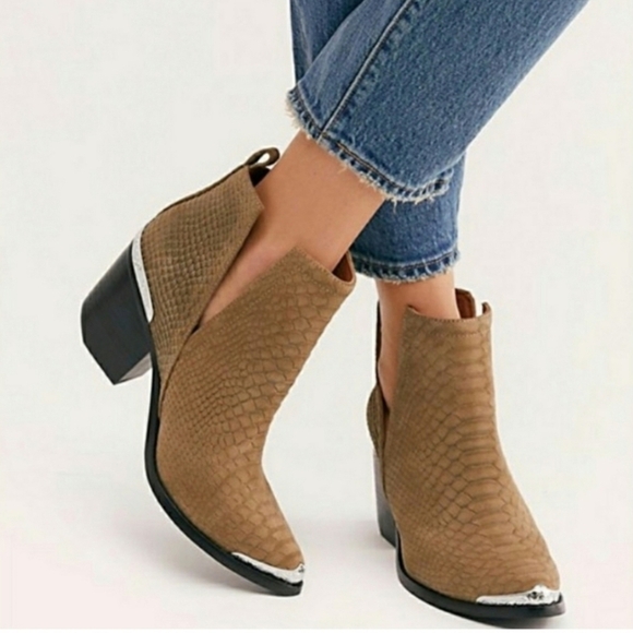 Jeffrey Campbell Cromwell Black White Snakeskin Western Leather Ankle Bootie - Picture 11 of 12